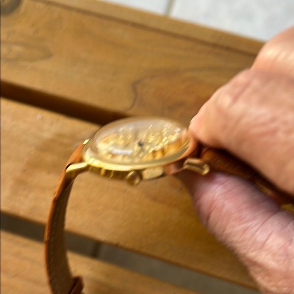 Unisex Vintage Guess Watch - Picture 5 of 7